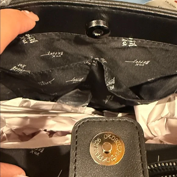 Betsey Johnson | Black Quilted Heart Tote Bag - Picture 8 of 10